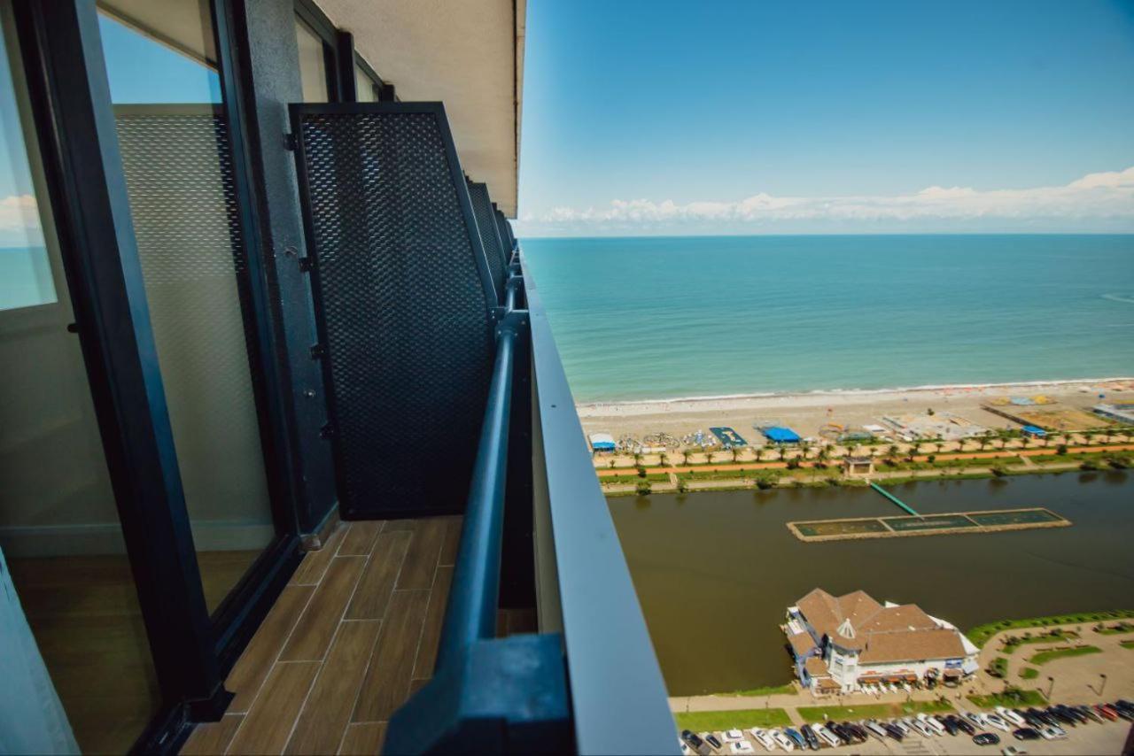 Royal Sea Breeze Apartments Batumi Exterior foto
