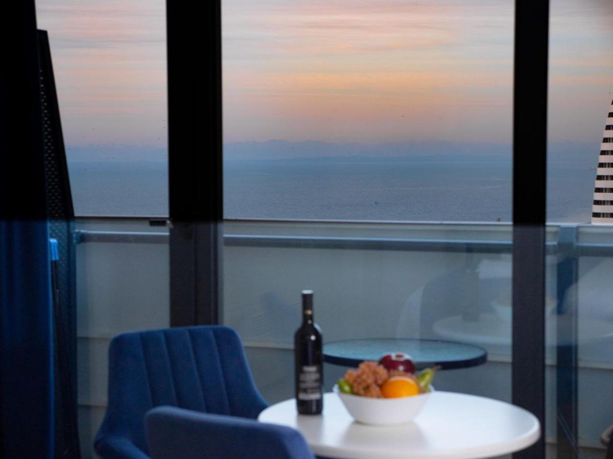 Royal Sea Breeze Apartments Batumi Exterior foto